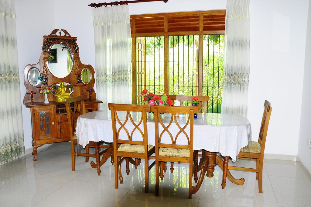 Lumbini Villa Bentota Rum bild