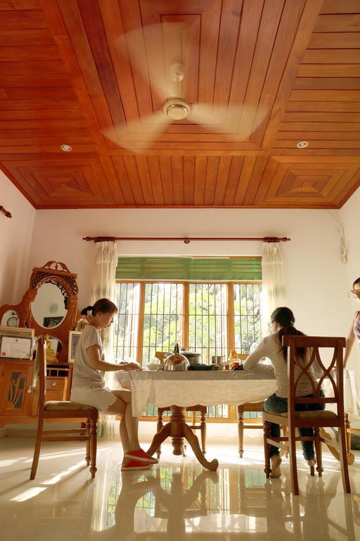Lumbini Villa Bentota Exteriör bild